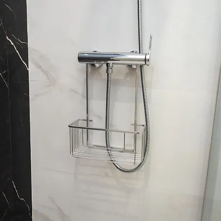 Bhost - Conde Cordova