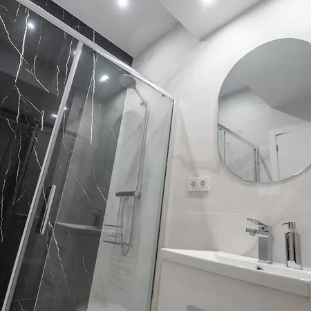 Bhost - Conde Apartment *